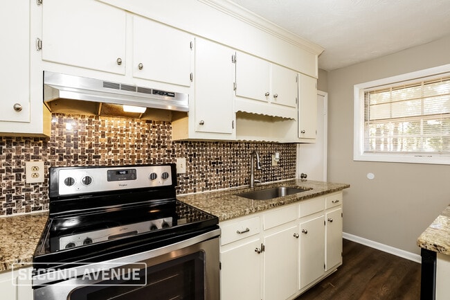 Photo - 2053 Chestnut Log Dr