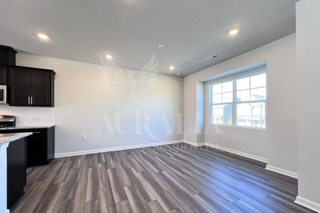 Photo - 181 Ivy Vine Wy