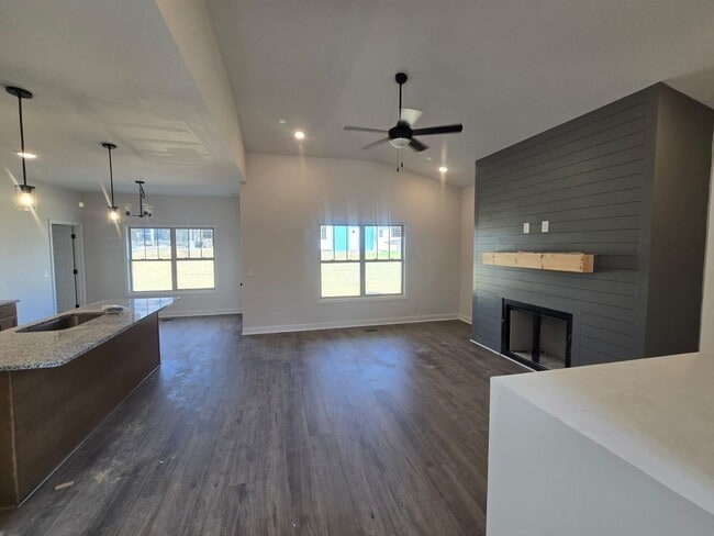 Photo - 505 N Halifax Ct