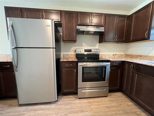 44 Walnut Rd Unit 2