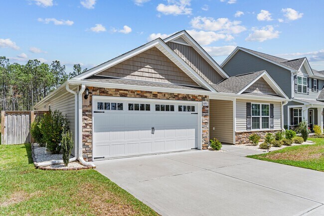 Photo - 680 Aurora Pl