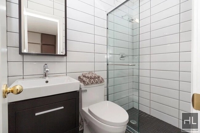 Photo - 4711-4713 13th Ave Unidad 2