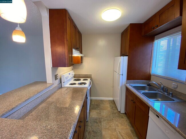 Photo - 2118 Peppertree Way Unit 4