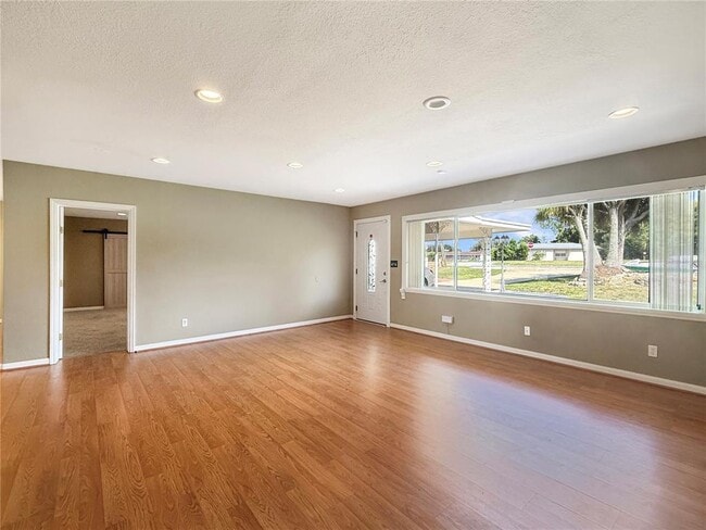 Photo - 117 Lake Roy Dr