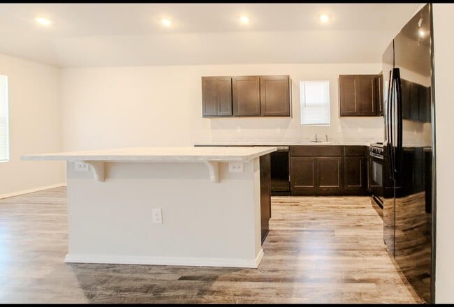 Photo - 755 Foxtail Dr