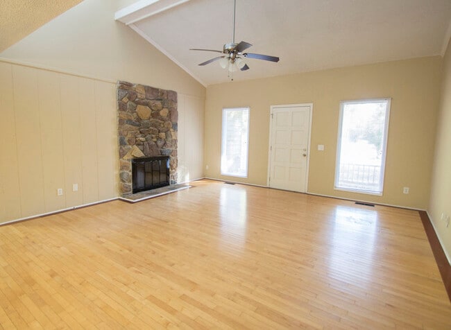 Photo - 286 Woodwinds Dr