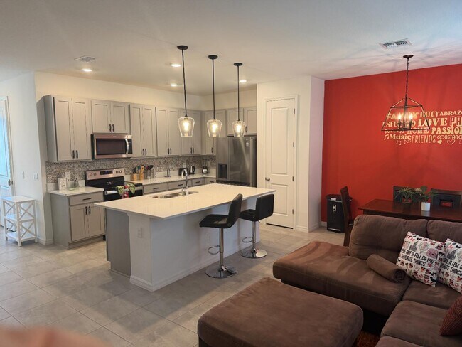 Photo - 1553 Discovery St