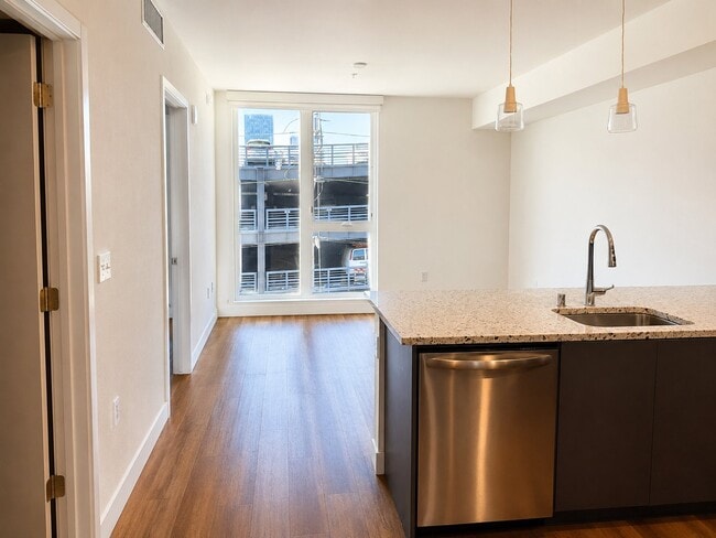 2880 James M Wood Blvd Unit 525