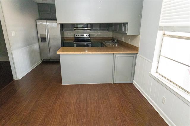 Photo - 6919 W Cleburne Rd