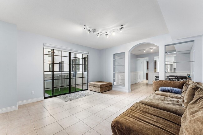 Building Photo - 233 S Federal Hwy Unit 308