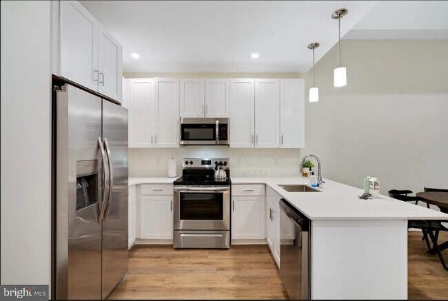 Photo - 150 S Independence Mall W Unit 1013