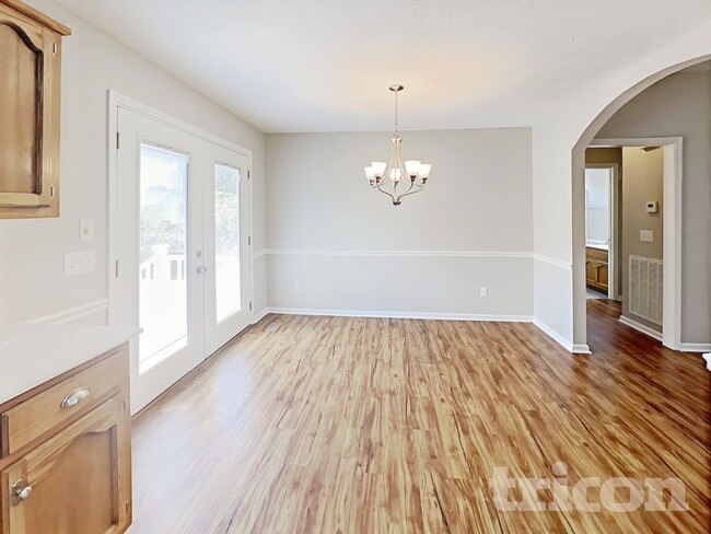 Photo - 901 Highland Dr