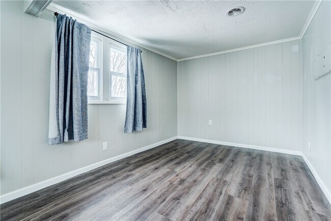 Photo - 1070 Gravel Rd