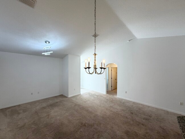 Photo - 10 Rainstone Ln