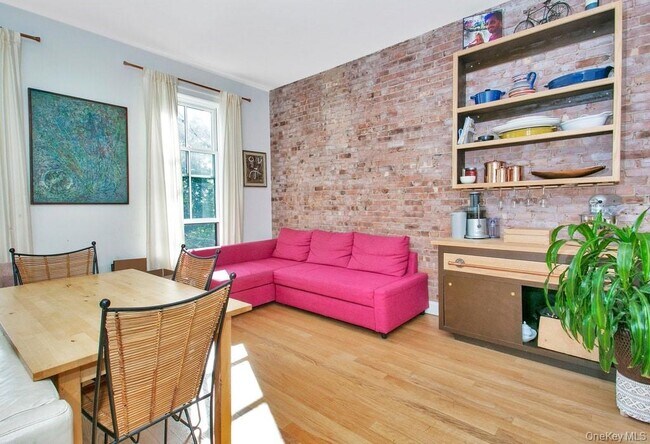 Photo - 71 S Broadway