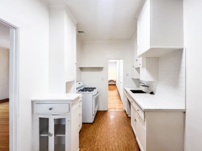 Photo - 366 N Sierra Bonita Ave House