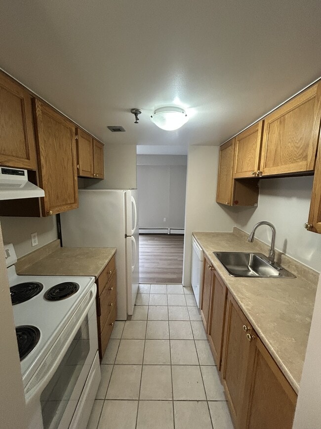 Building Photo - 1157-1157 Tower Rd Unit 706