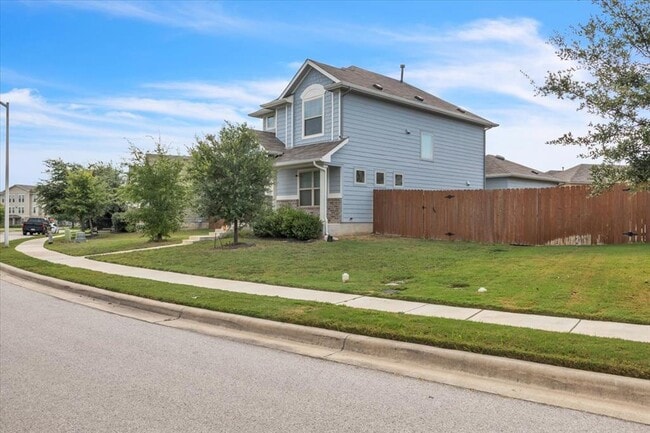 Photo - 440 Star Thistle St