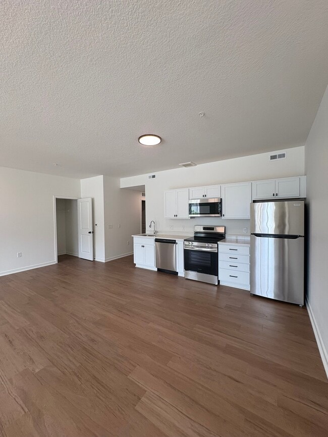 Park Indy: 2-Bedroom Flat