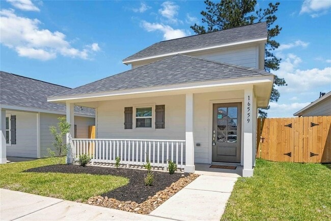 Photo - 16559 Colleen Pl