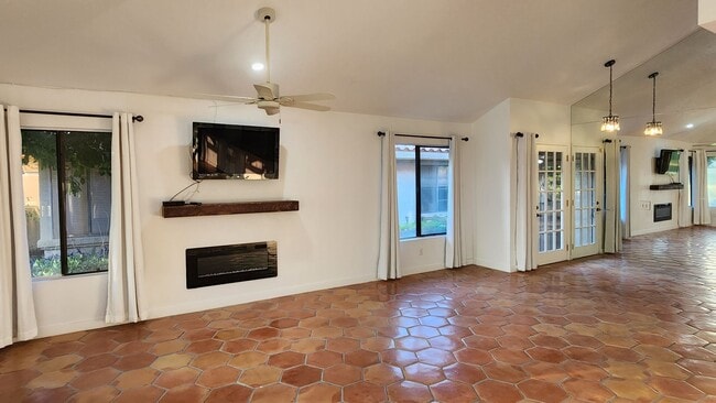 Photo - 41489 Woodhaven Dr W