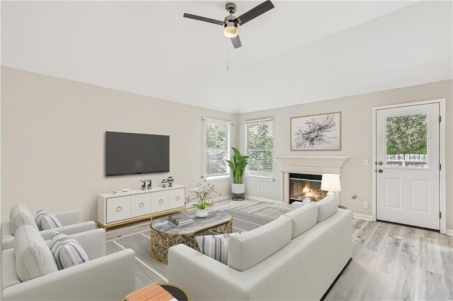 Photo - 102 Evergreen Cir