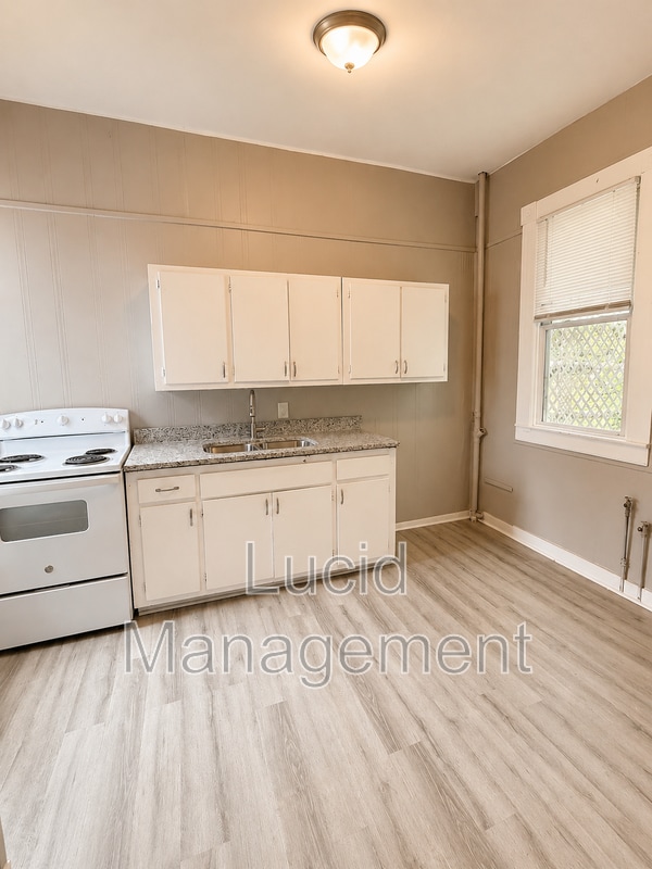 Photo - 2700 Montana Ave
