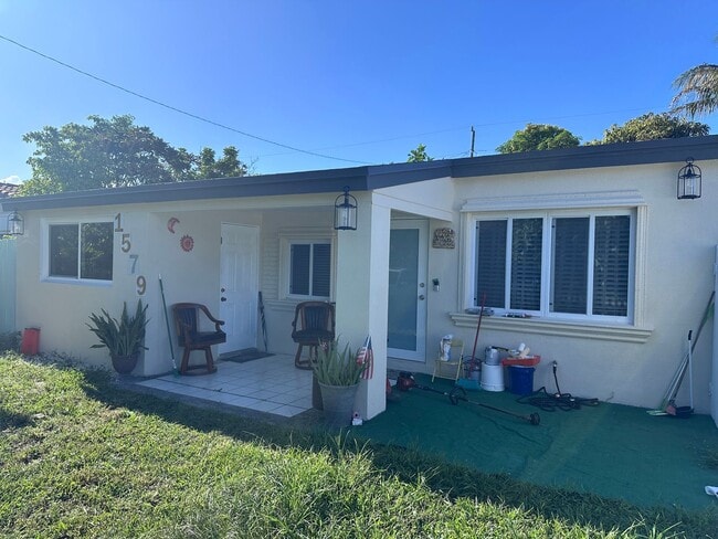 Building Photo - Studio in North Miami Beach Includes Utili... Rental