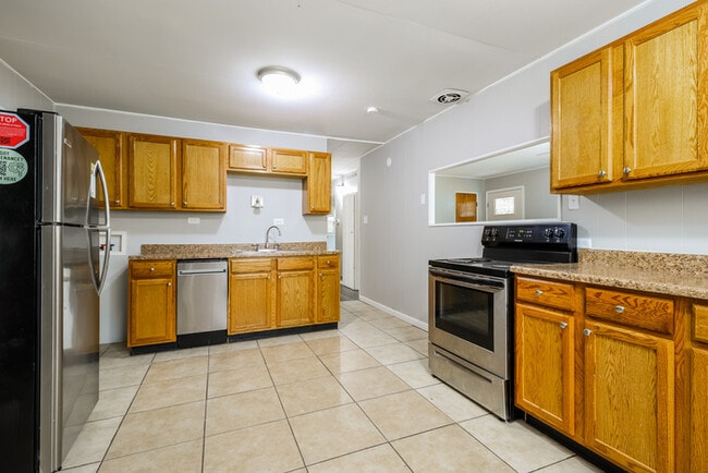 Photo - 6917 Sayler Ave