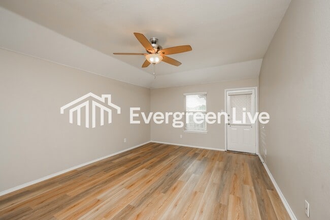 Photo - 1501 Meadow Creek Dr