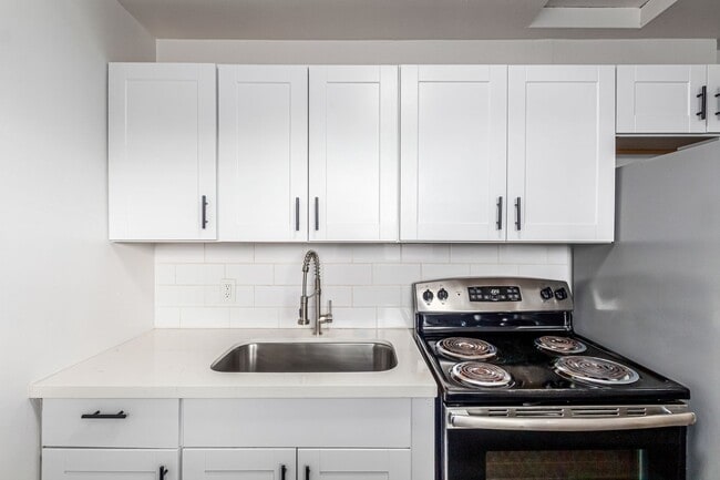 Photo - $0 First month rent - Near Grand Canyon University! Unit 5517-15