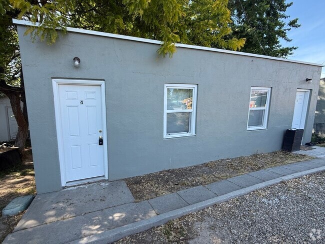Building Photo - 1011 4th St N Unit 4 Rental