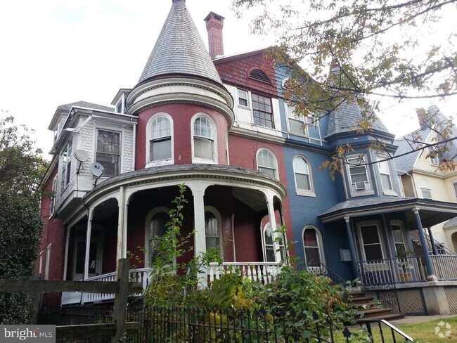 Building Photo - 1327 Perkiomen Ave Rental