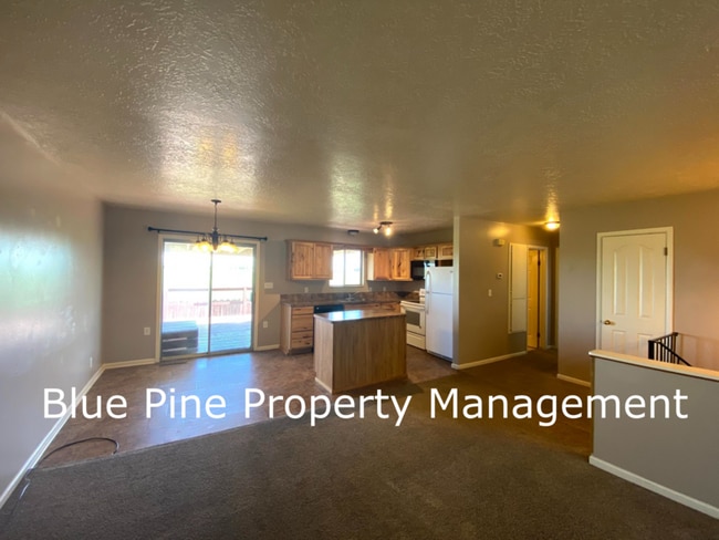 Photo - 2215 Sykes Dr