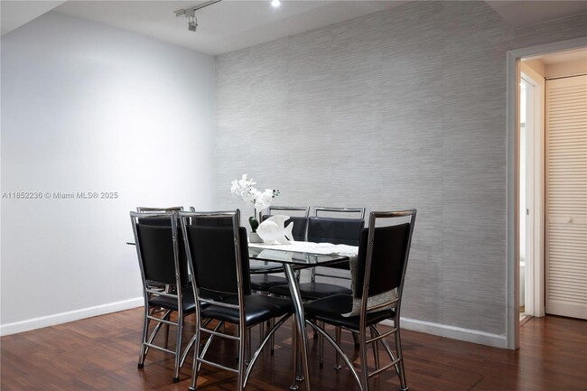 Photo - 18800 NE 29th Ave Unidad 224