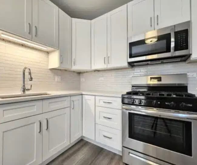 3939 N Janssen Unit 2N