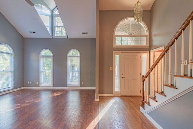 Photo - Beautiful 4-bedroom 2.5 bath home in desirable Brownes Ferry subdivision