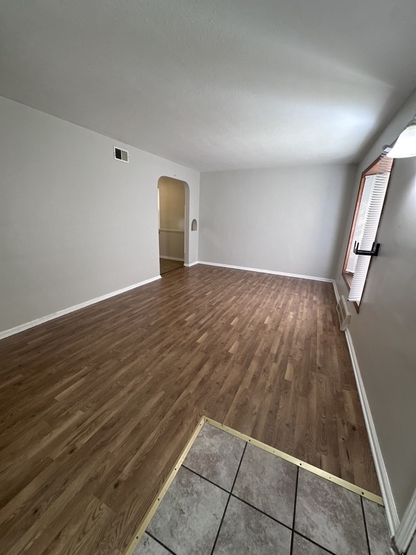 Photo - 21271 Priday Ave