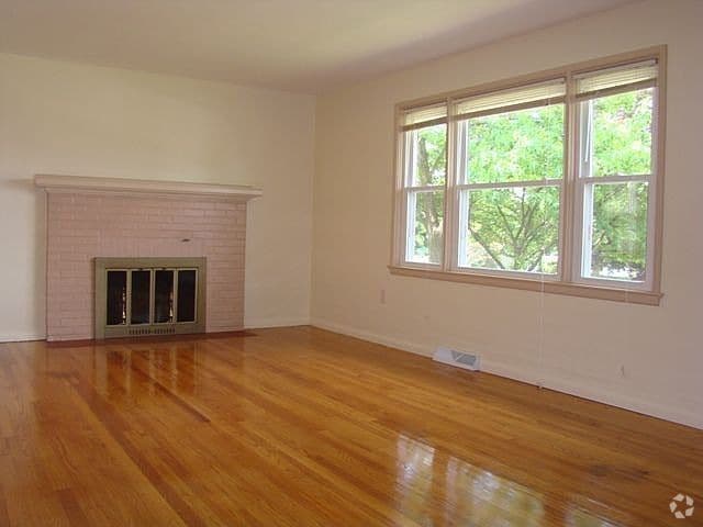 Building Photo - 361 S Findlay St Rental