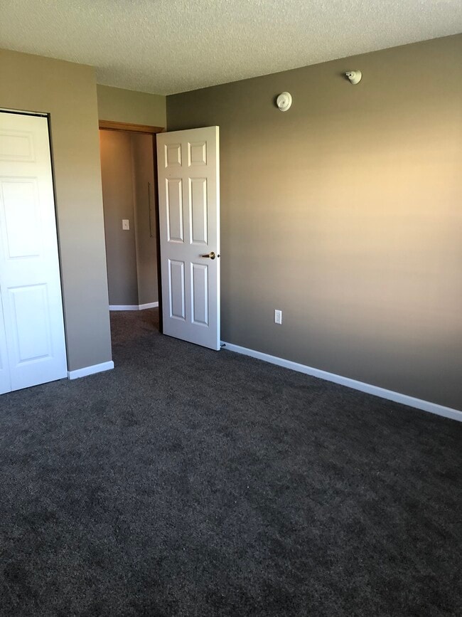 2B 1B Master Bed Paint varies