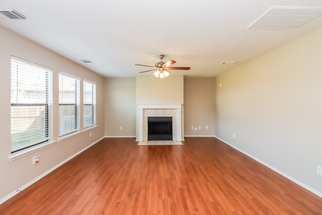 Photo - 16322 Lynn Crest Ct