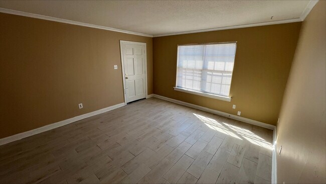 Photo - 3216 S Mendenhall Rd