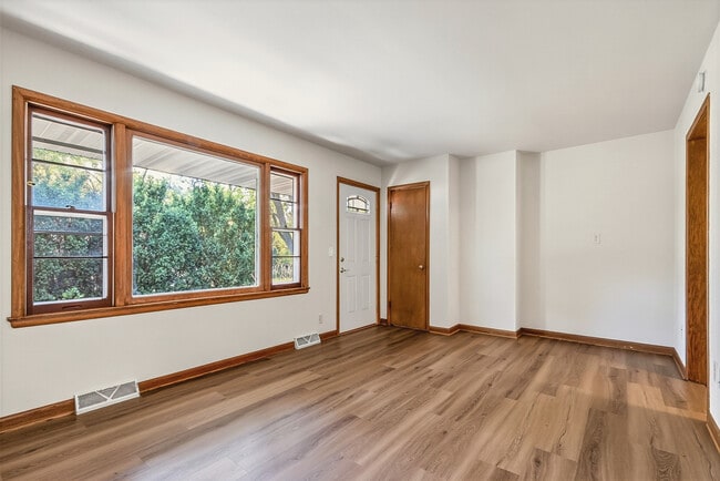 Photo - 4805 Camden Rd