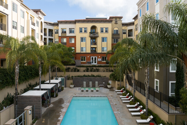 Community Pool Area - Boulevard Apartments