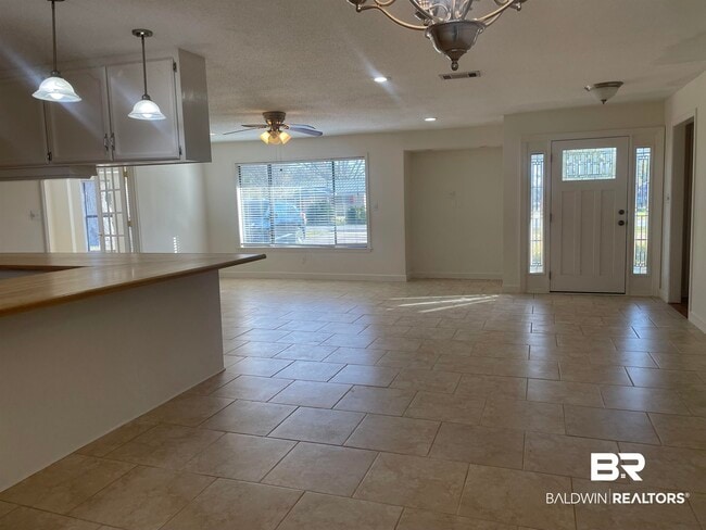 Photo - 1303 N Cedar St