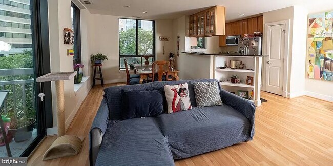 Photo - 1200 N Hartford St Unit #302