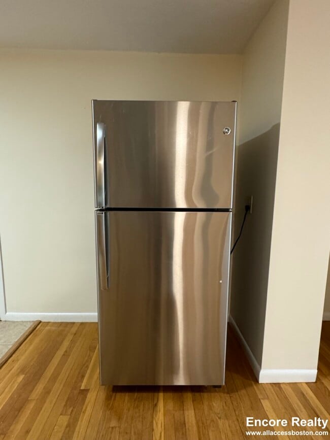 Photo - 110 Babcock St Unidad 37