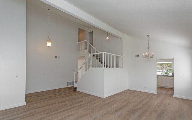 7960 Represa Cir