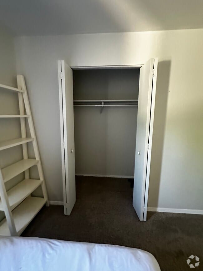 Building Photo - 3024 Ross Dr Rental