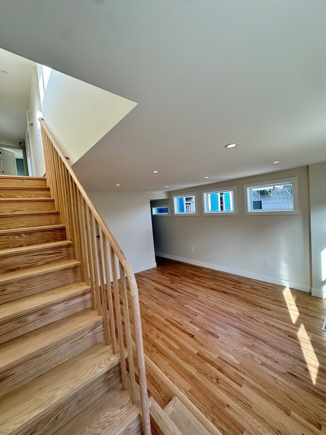 Photo - 2606 Larkins Way